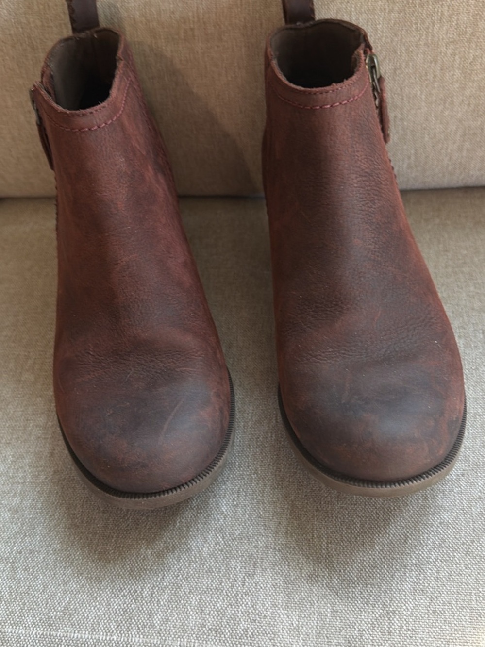 Teva Burgundy Leather Ankle Booties with Side Zip size 7.5 - Picture 2 of 9
